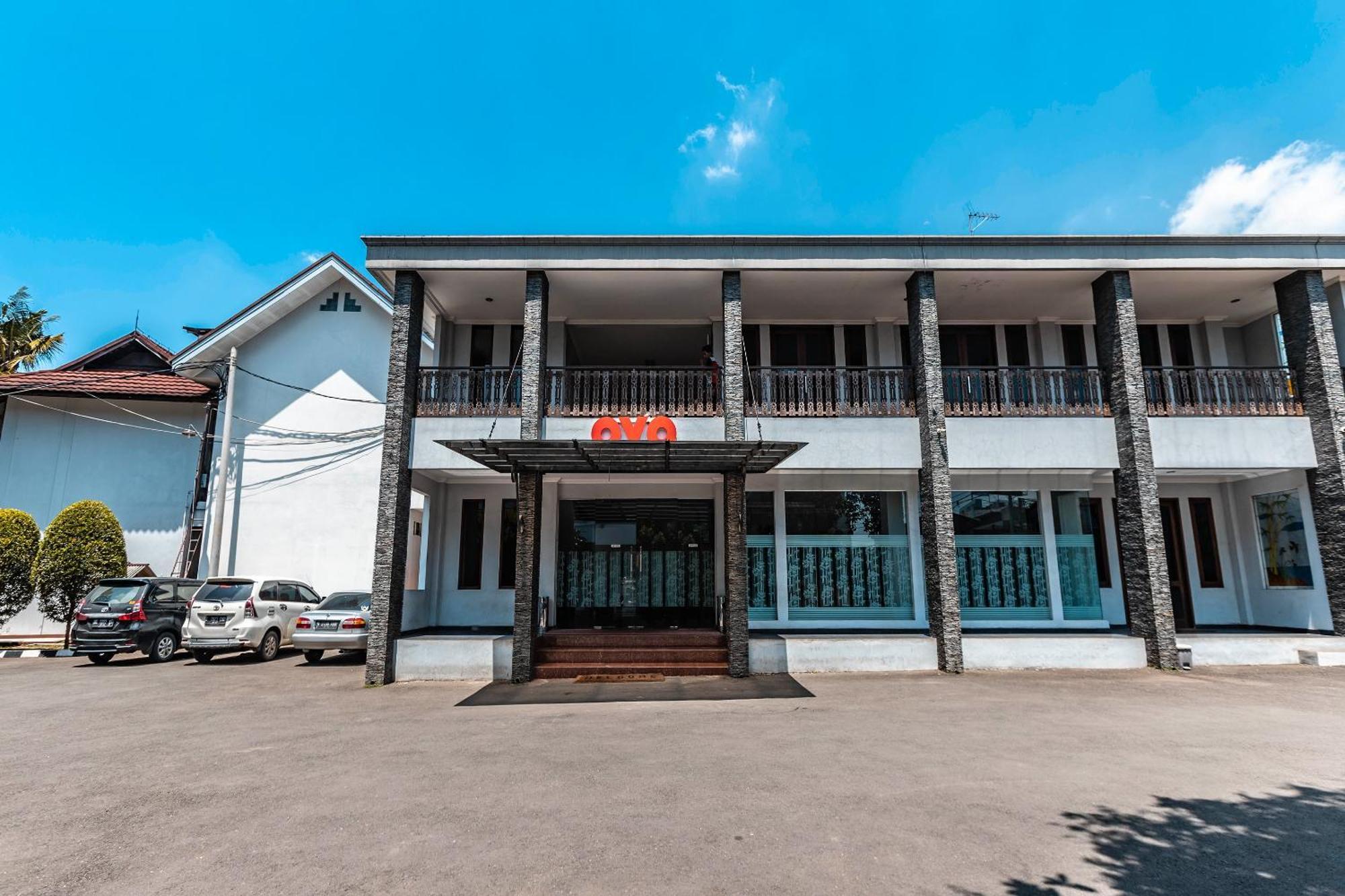 Oyo686珊瑚花酒店 贝克西 外观 照片
